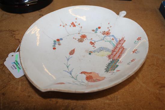 A Chelsea Two Quail pattern leaf shaped dish, c.1754(-)